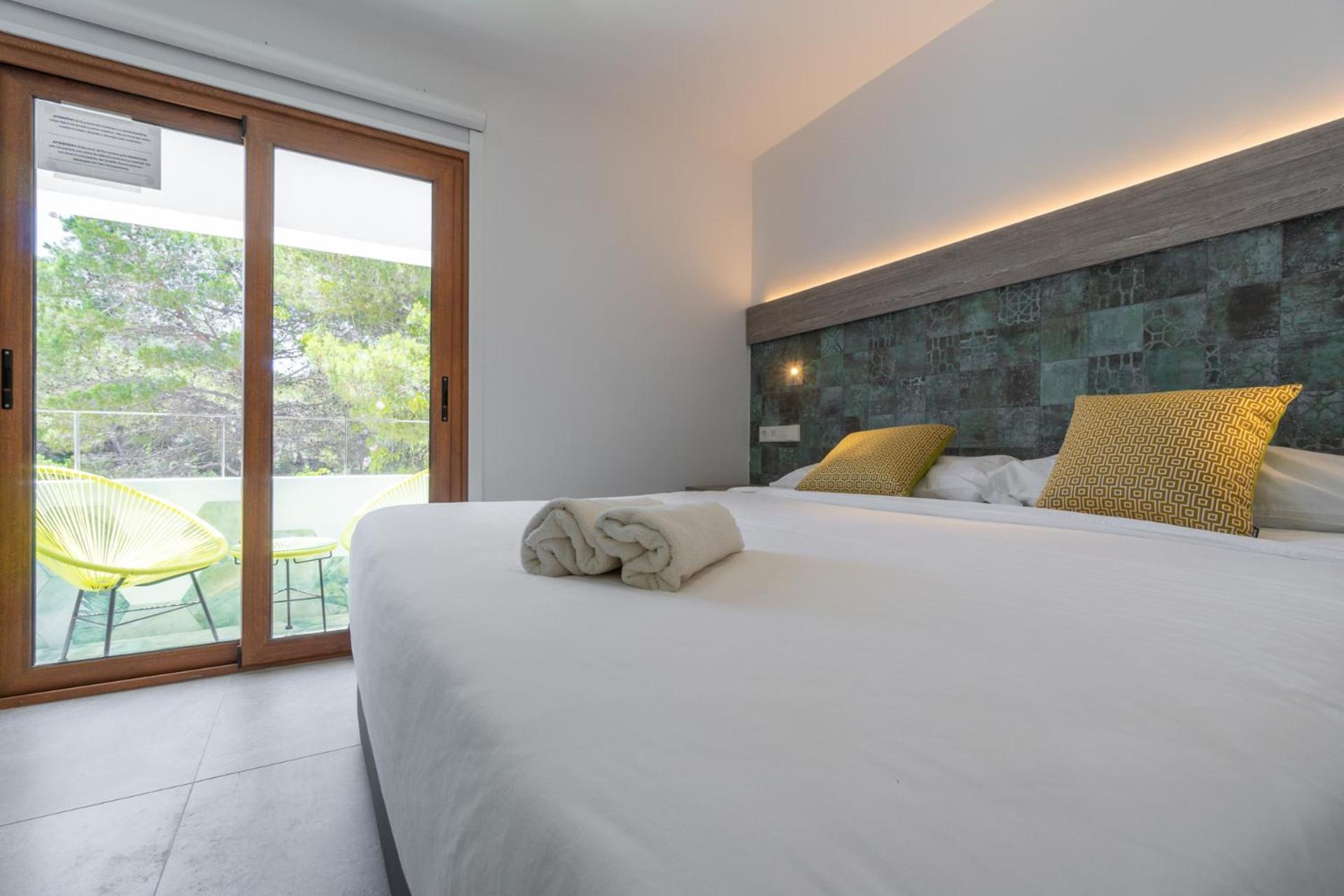 Hostal Restaurante Pou Des Lleo Sant Carles de Peralta Room photo