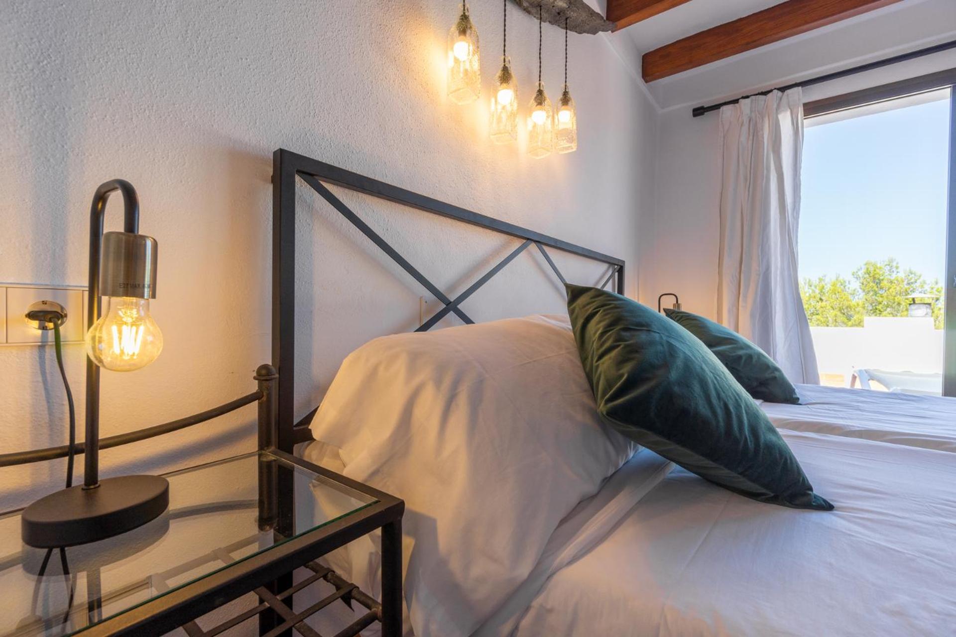 Hostal Restaurante Pou Des Lleo Sant Carles de Peralta Room photo